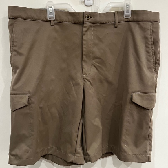 Greg Norman Khaki Golf Shorts - Picture 1 of 4